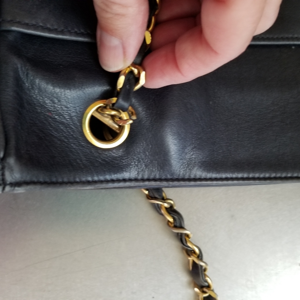 Vintage authentic 1984 Chanel tote - Picture 8 of 16
